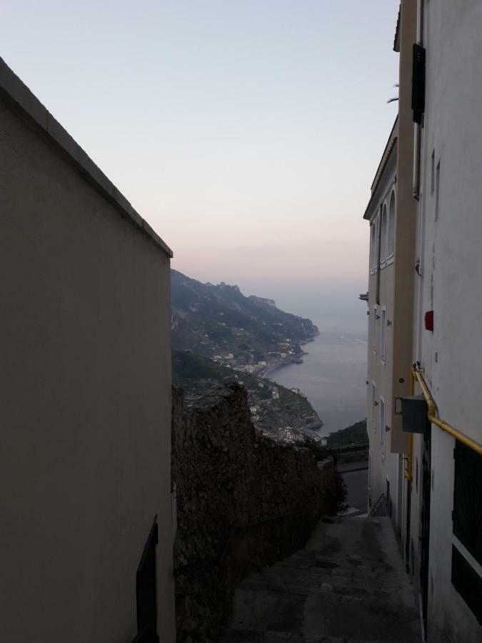 Il Cortile Villa Ravello Bagian luar foto