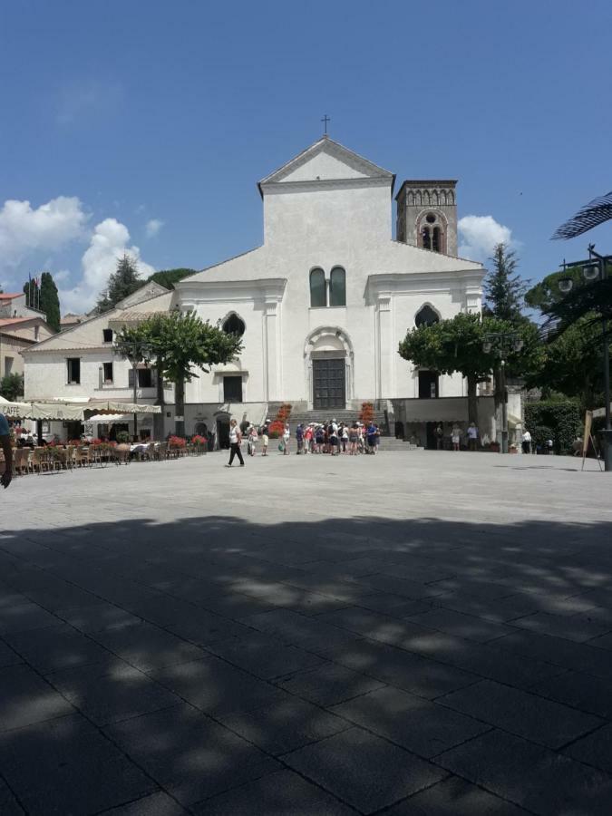Il Cortile Villa Ravello Bagian luar foto