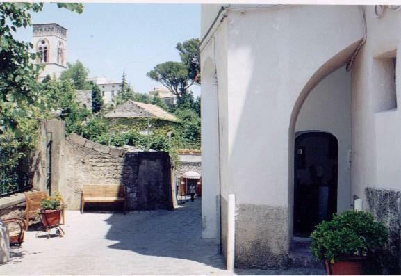 Il Cortile Villa Ravello Bagian luar foto